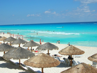 Cancun beachgoers